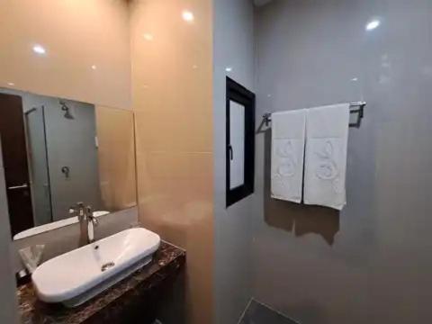 Hotel Simfony Alor Kalabahi Eksteriør bilde